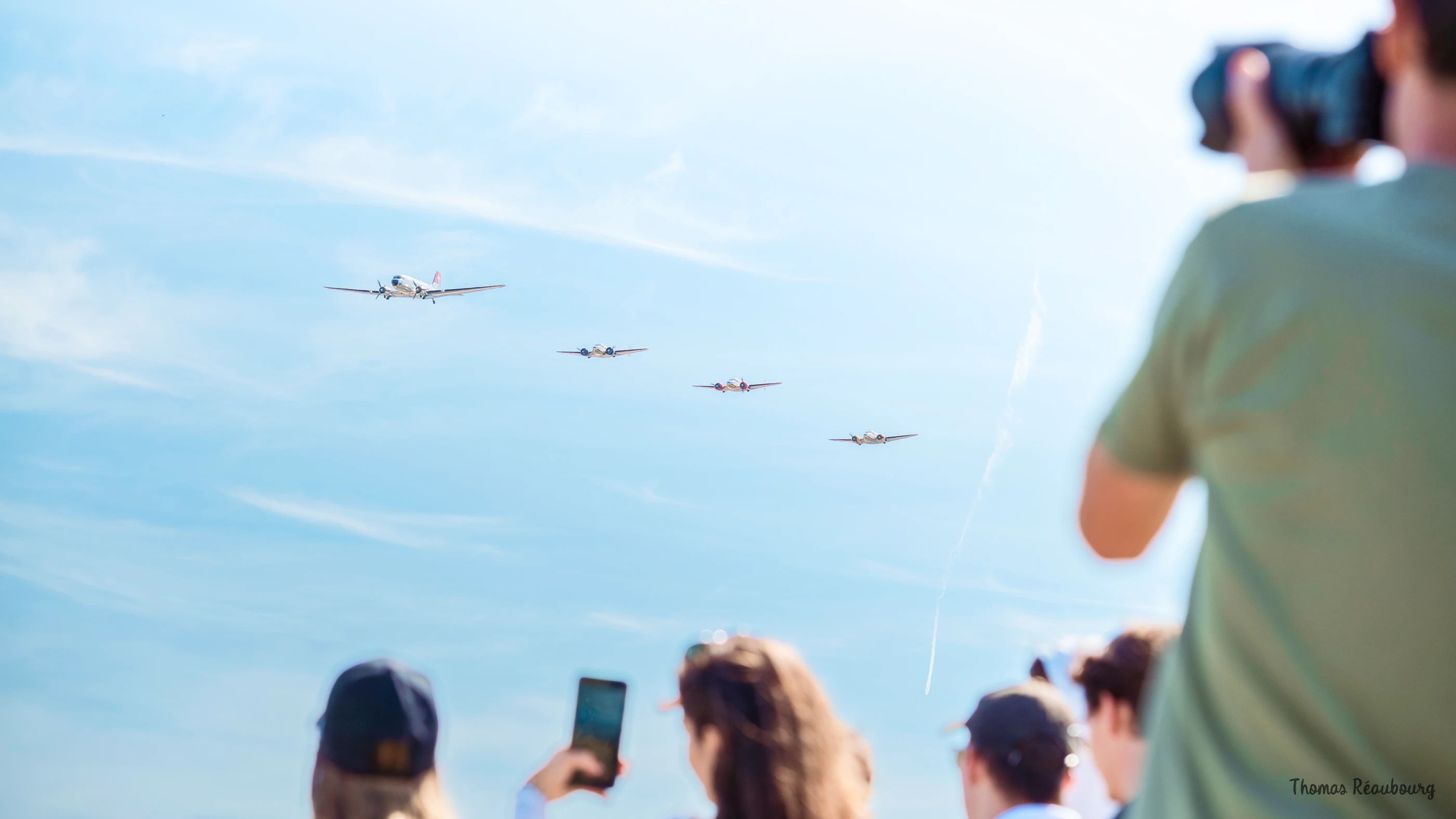 Douglas DC-3 & Beechcraft 18
Classic Formation
