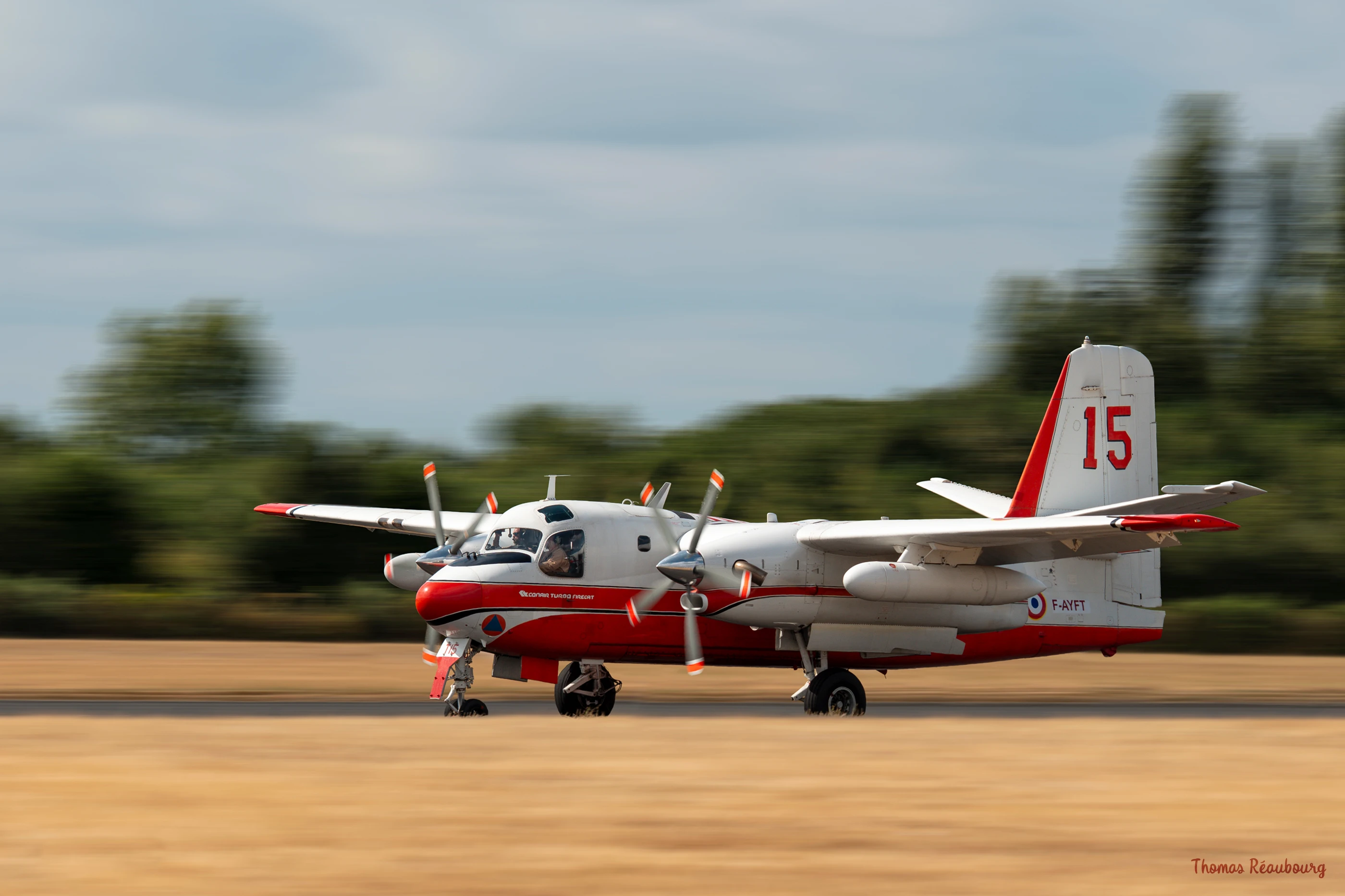 Conair Tracker Firecat T15 (F-AYFT)